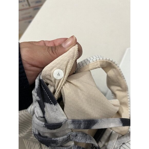 Lululemon Athletica Free To Be Tank Top Built In Bra Size 4 White Striped - Picture 8 of 10